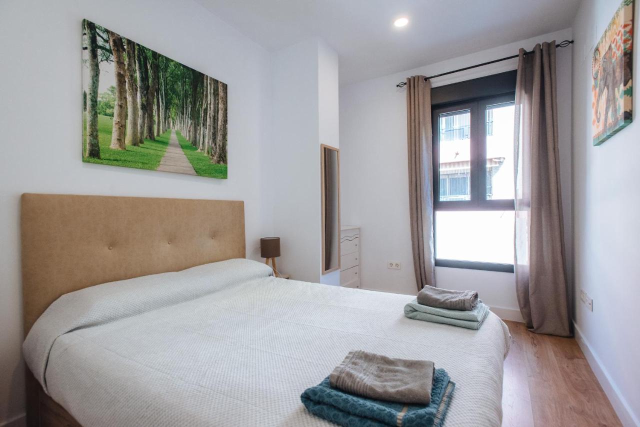 Apartamento estelar con piscina y garaje nervión Sevilha Exterior foto